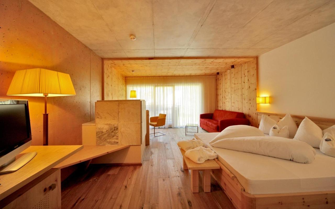 Sporthotel Rasen Rasùn di Sotto Dış mekan fotoğraf